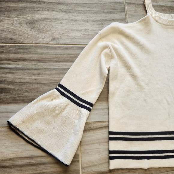 Anthropologie NWT Sweater Top Size XS - Picture 2 of 8